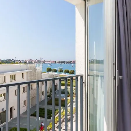 Garden Palace - Dorothy Supreme Apartment Umag Exterior photo