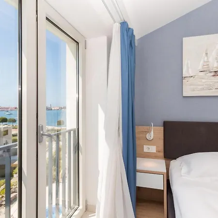 Garden Palace - Dorothy Supreme Apartment Umag Exterior photo